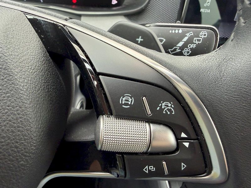 Škoda Kamiq (2025) 1.0 TSI 85kW DSG Top Selection - fotka 12 z 35