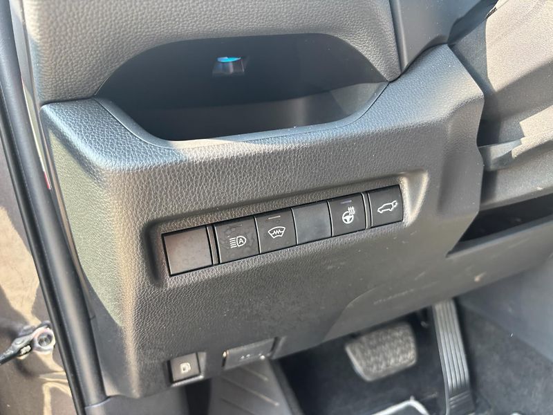 Toyota RAV4 2.5 HSD e-CVT AWD Selection - fotka 13 z 28