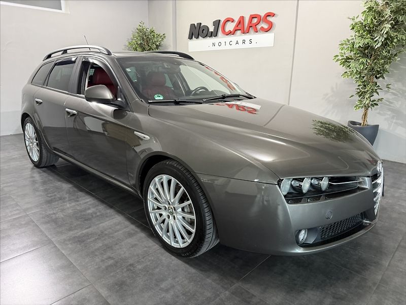 Alfa Romeo 159 2,4   JTDm V5 147 kW BOSE TOP - fotka 2 z 40
