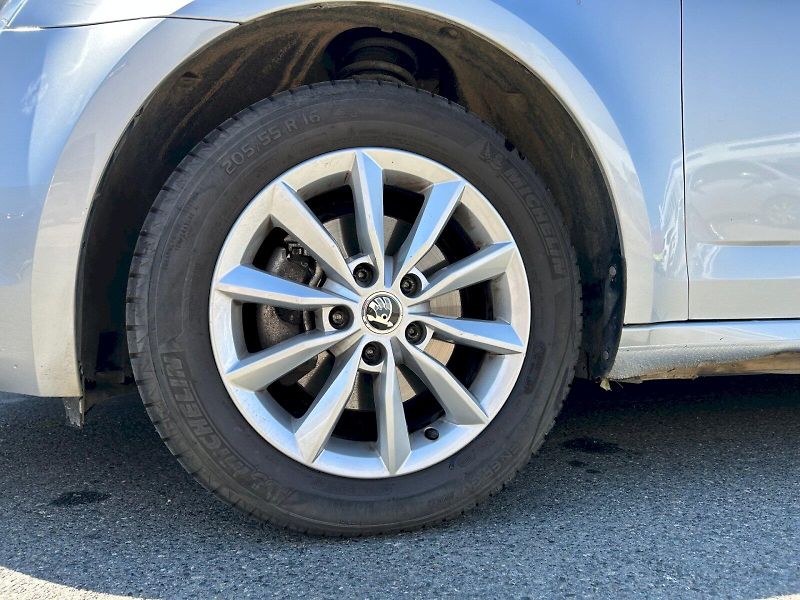 Škoda Octavia (2013) Ambition Plus 1.6 TDI 77 kW - fotka 11 z 24