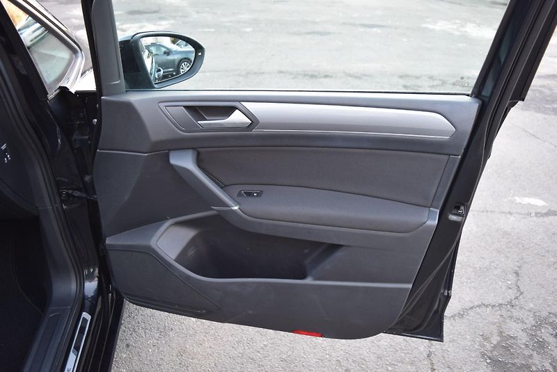 Volkswagen Touran (2021) 1.5TSI 110kw ACTIVE 7 MÍST NAV - fotka 37 z 41