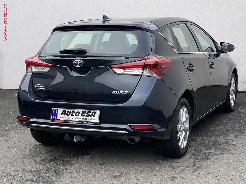 Toyota Auris (2015) 1.2T, Comfort, TZ, kamera - fotka 4 z 18