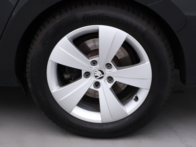 Škoda Superb 2,0 TDI 110kW CZ Aut.klima Nav - fotka 24 z 31