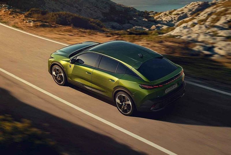 Peugeot uvádí na trh modernizovanou verzi vozu 408.