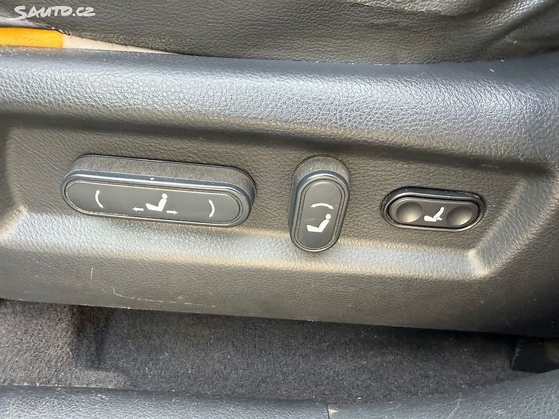 Hyundai Santa Fe (2009) 2.2CRDi, 114kw 4x4 Aut. Tažné - fotka 15 z 21