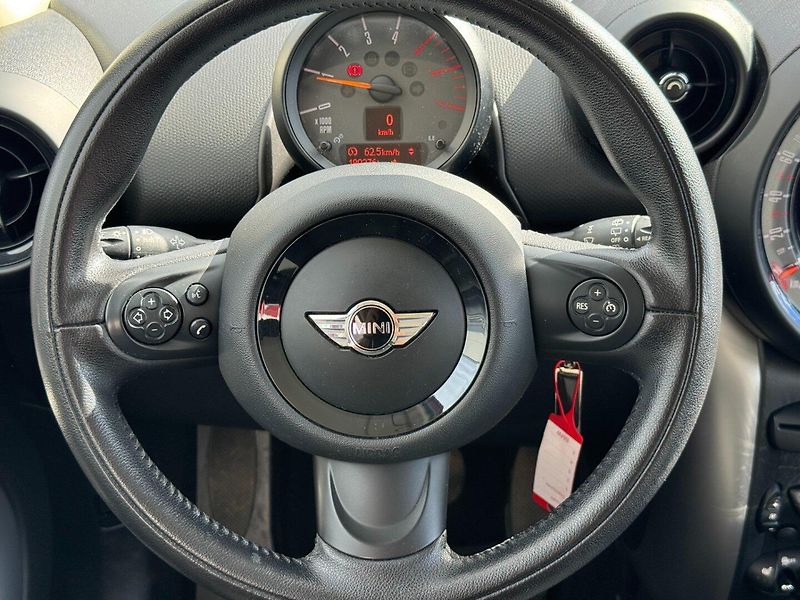 Mini Countryman (2015) 1,6 D 82 Kw - fotka 16 z 33