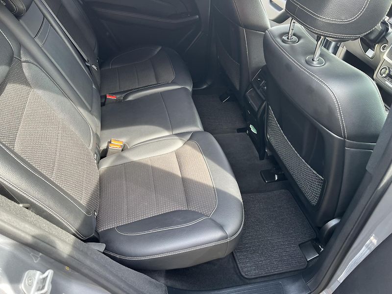 Mercedes-Benz Třídy M ML 250 CDi Sport - fotka 13 z 30