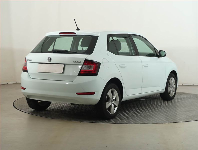 Škoda Fabia (2019) Ambition 1.0 TSI, Automat - fotka 5 z 15