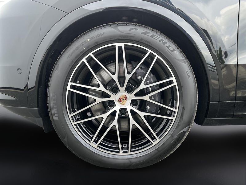 Porsche Cayenne (2025) E-Hybrid Coupe - fotka 13 z 29