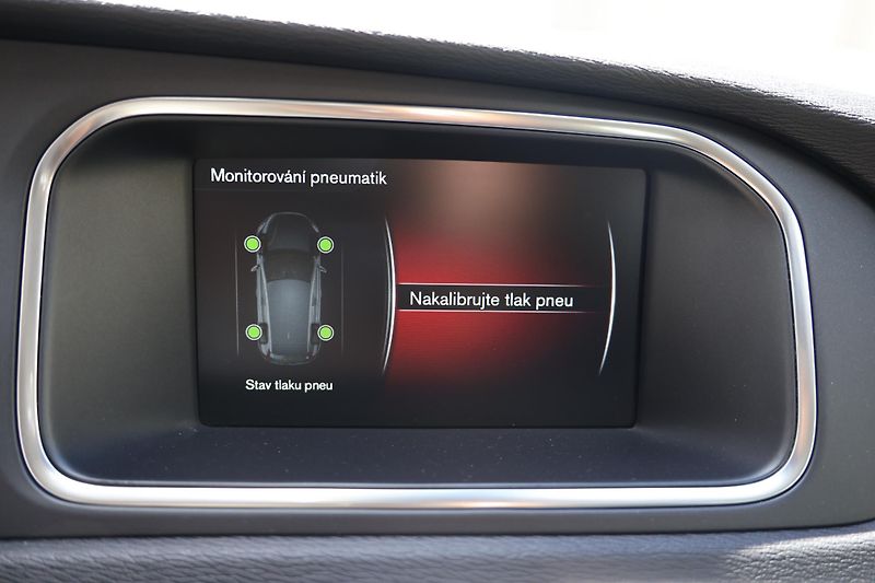 Volvo V40 (2015) - fotka 19 z 24