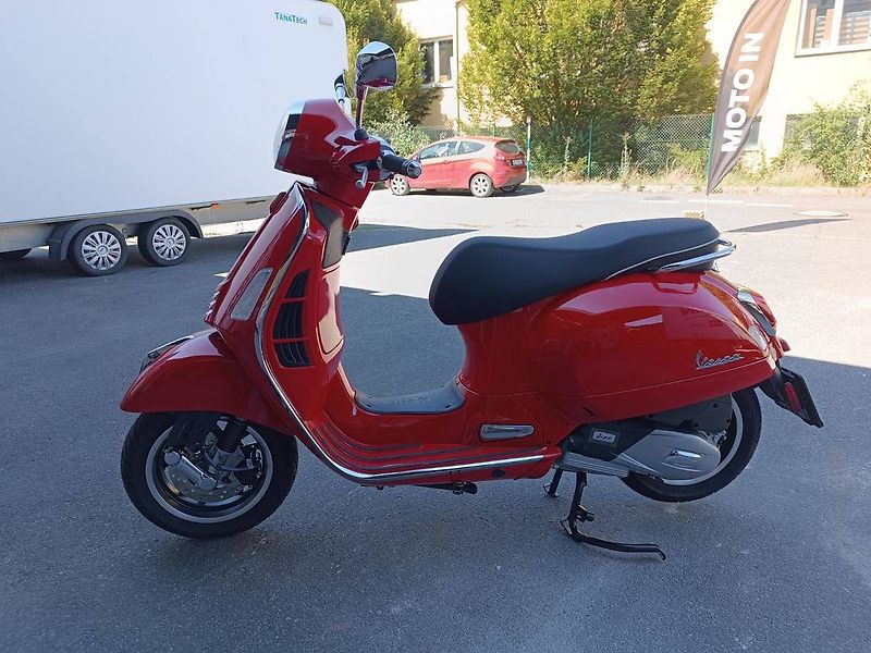 Vespa GTS 125 Super (2026) Rosso Coragiosso FL26 - fotka 4 z 10