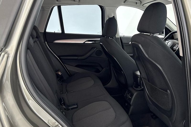 BMW X1 xDrive18d - fotka 11 z 23