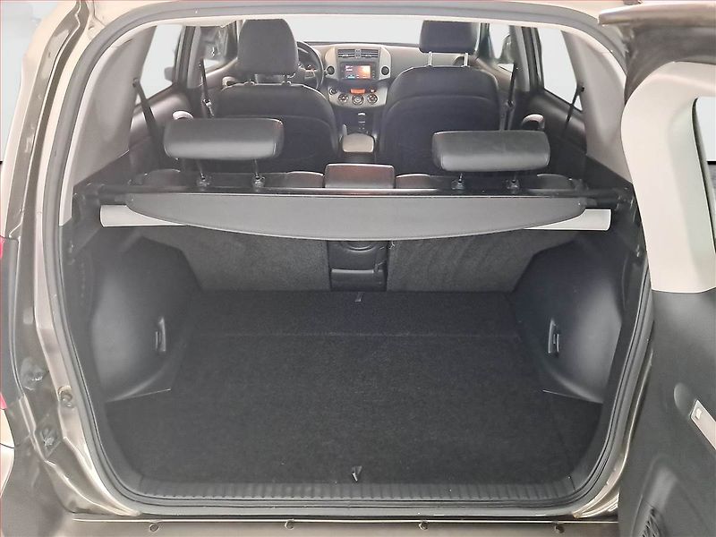 Toyota RAV4 (2012) 2.0 VVT-i, 4X4, Serv.kniha - fotka 14 z 20