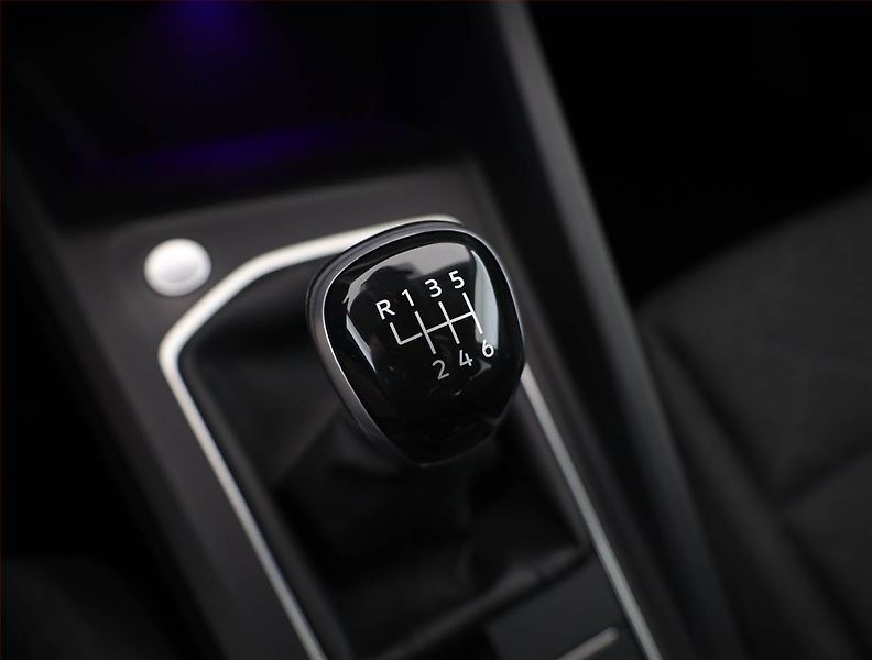 Volkswagen Golf (2023) Life 1.5 TSI, digi klima - fotka 11 z 17