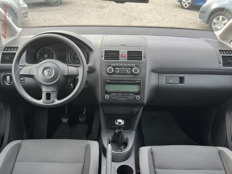 Volkswagen Touran (2011) 1.6TDi, AAC, TZ - fotka 8 z 18