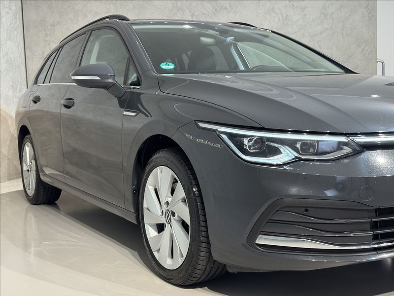 Volkswagen Golf 2,0 TDi  DSG Style LED Assist - fotka 5 z 47