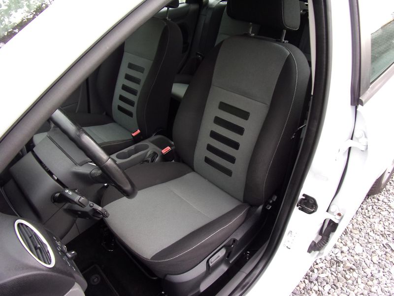 Ford Focus (2010) 1.6i74kW STYLE NYNÍ PO SERVISE - fotka 12 z 19