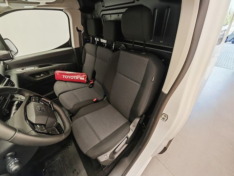 Toyota ProAce City Full Electric (50kWh) - 1 E-To - fotka 16 z 24