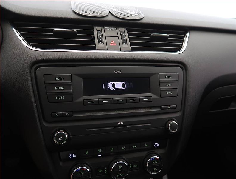 Škoda Octavia (2013) Elegance 1.6 TDI, Tempomat - fotka 15 z 21