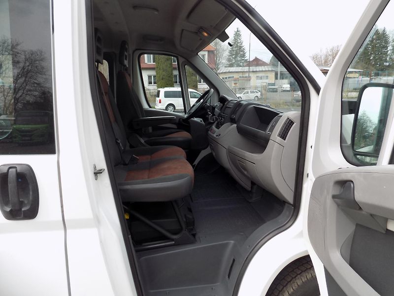 Fiat Ducato (2011) 2,3 88KW L2H1 6MÍST - fotka 26 z 47
