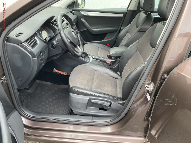 Škoda Octavia (2017) 1.6 TDi, Ambiente, panor - fotka 9 z 17