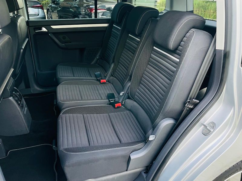 Volkswagen Touran 2.0TD MANUÁL 1MAJITEL SERVISKA - fotka 35 z 49