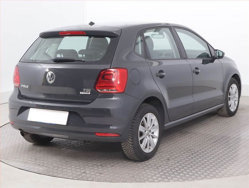 Volkswagen Polo (2014) Highline 1.2 TSI, Serv.kniha - fotka 5 z 15