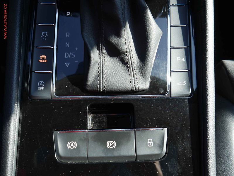 Škoda Superb (2016) 2.0TDi, ČR, Style - fotka 19 z 21