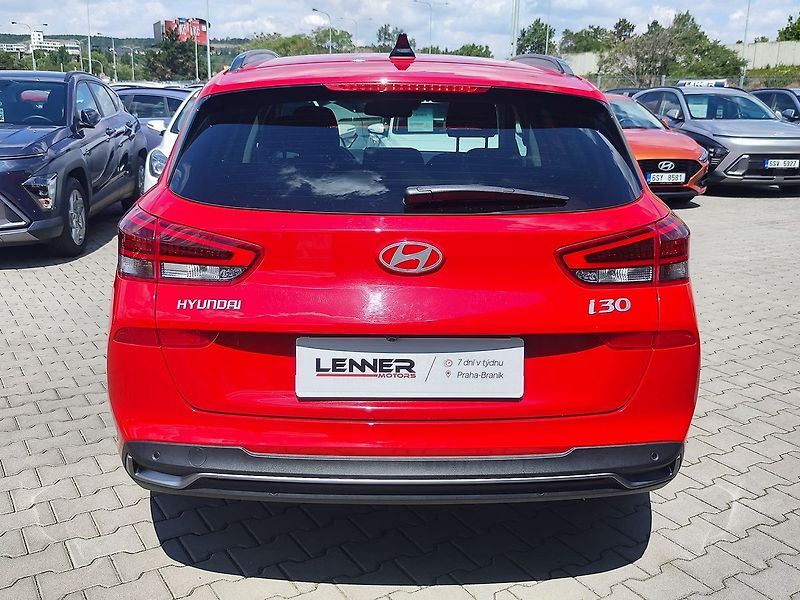 Hyundai i30 1.5 T-GDI/103kW Style Safety - fotka 6 z 36