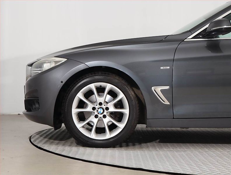 BMW Řada 3 (2013) Modern Line 320d GT, Automat - fotka 15 z 26