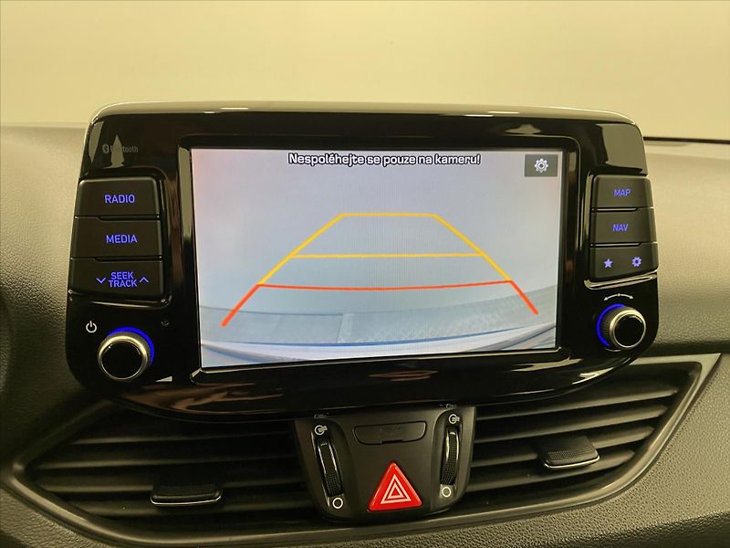 Hyundai i30 1,6 CRDi 81 kW Navi - fotka 16 z 24