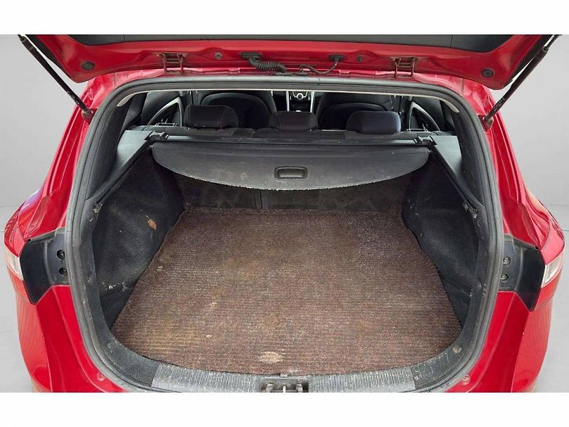 Hyundai i30 Hyudai 1.6i  MT6 (88kW/120k)/6 - fotka 20 z 24