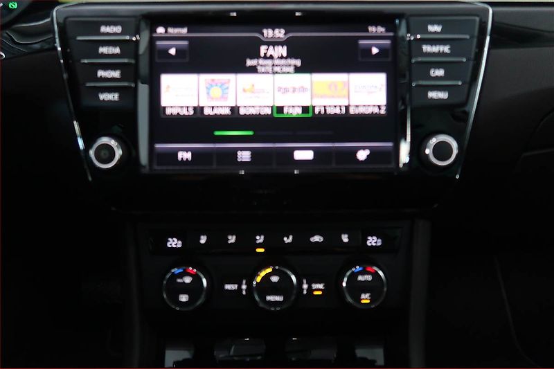 Škoda Superb (2015) Laurin&Klement 2.0 TDI - fotka 12 z 22
