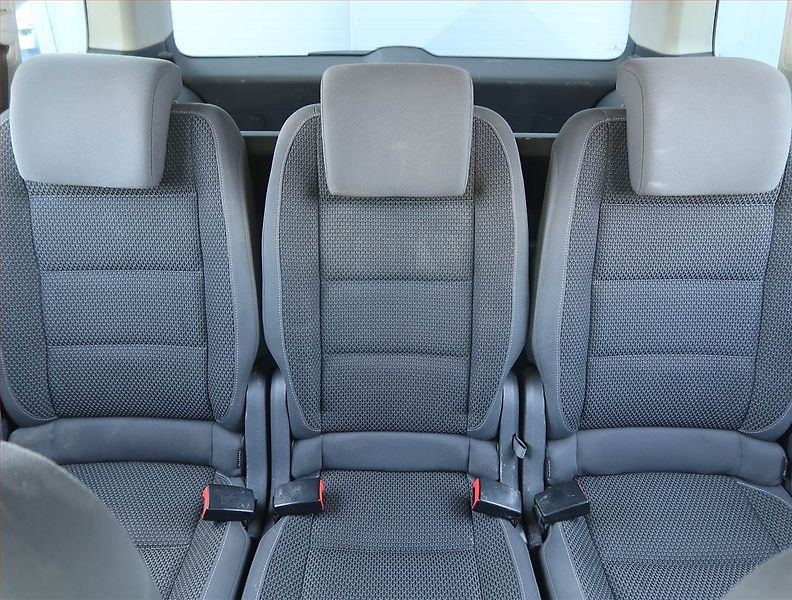 Volkswagen Touran (2013) 2.0 TDI, Navi, Tempomat - fotka 10 z 19