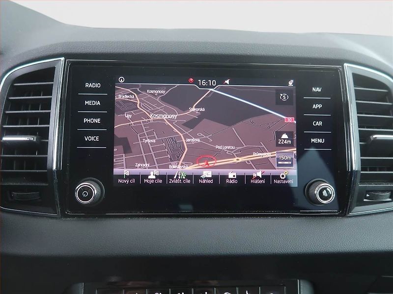 Škoda Karoq (2020) 1.6 TDI, Navi, Tempomat - fotka 13 z 20