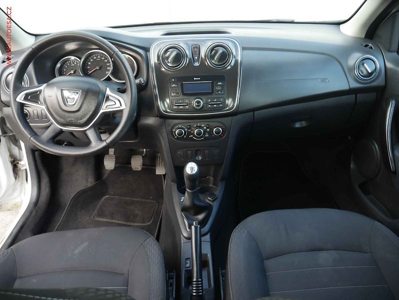 Dacia Logan (2020) 1.0 TCe, AC - fotka 8 z 14