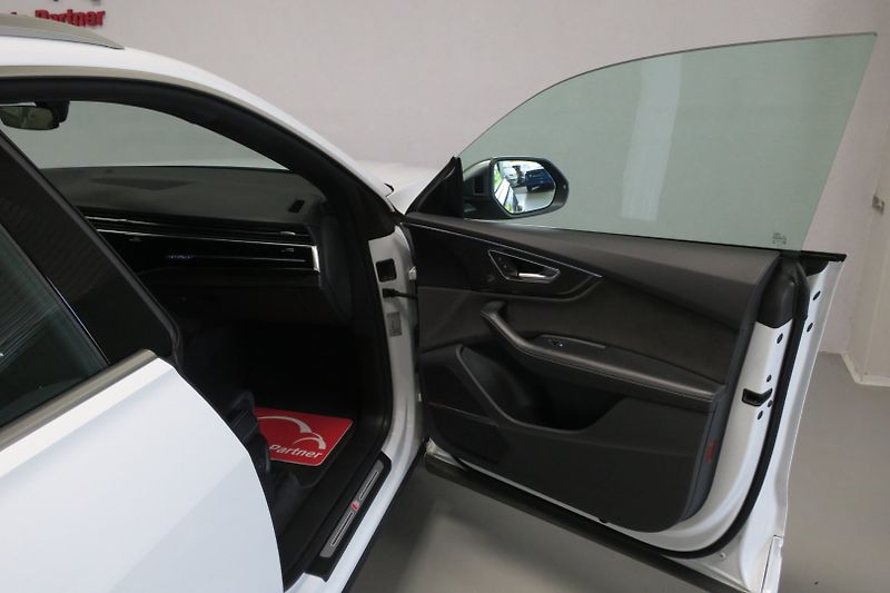 Audi SQ8 (2021) 4,0TDI V8 320 kW quattro - fotka 37 z 50