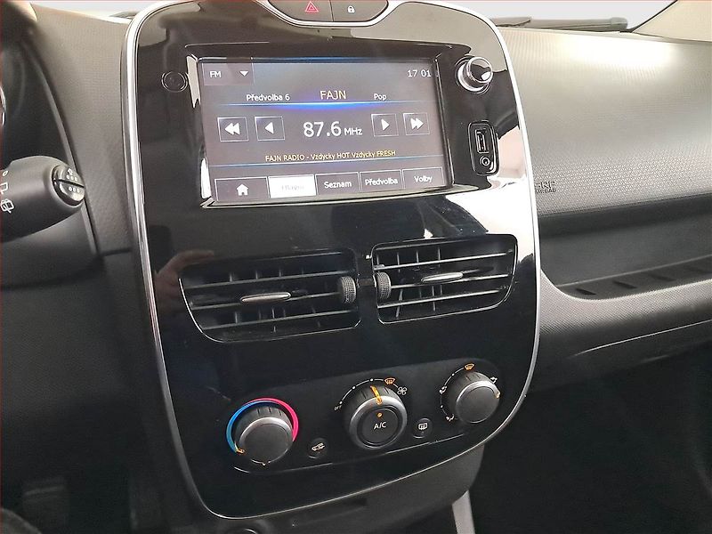 Renault Clio (2015) 1.2 16V, Navi, Tempomat - fotka 12 z 18