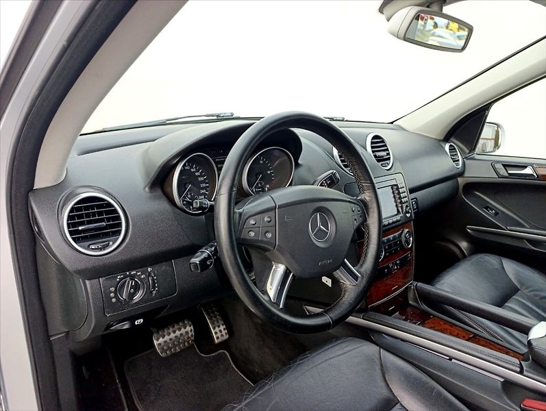 Mercedes-Benz Třídy M 3,0 CDi 4Matic AMG Kůže Navi - fotka 12 z 31