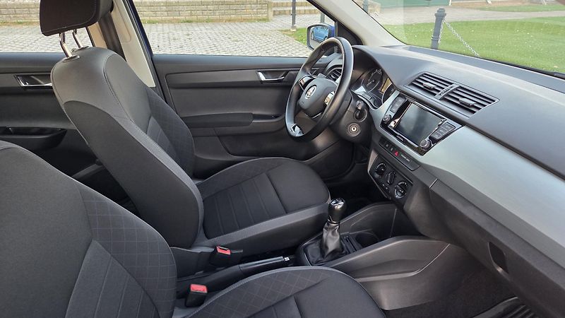 Škoda Fabia (2021) 1.0 TSI 70 kW Ambition, CZ,DPH - fotka 12 z 22