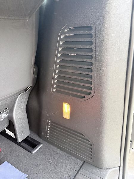 Peugeot Traveller (2018)  2.0 BlueHDi, 8 míst - fotka 17 z 27