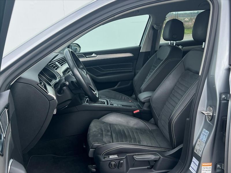Volkswagen Passat Variant 2,0 TDi 110 kW 7DSG ELEGANCE - fotka 11 z 26