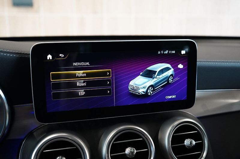 Mercedes-Benz GLC 300d 4M AMG, Nezávislé, Tažné - fotka 34 z 48