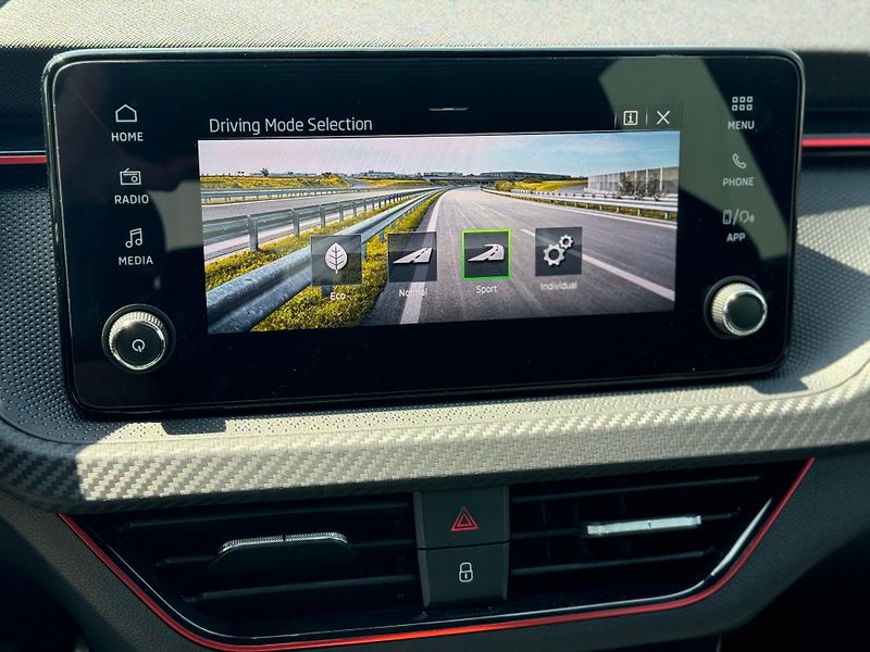 Škoda Kamiq (2026) Monte Carlo 1,5 TSI 110 kW DSG - fotka 14 z 26
