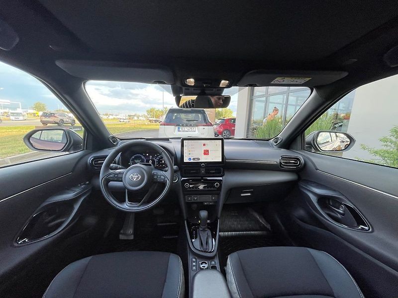 Toyota Yaris Cross 1.5 HSD 4x4 Executive Tech VIP - fotka 24 z 31