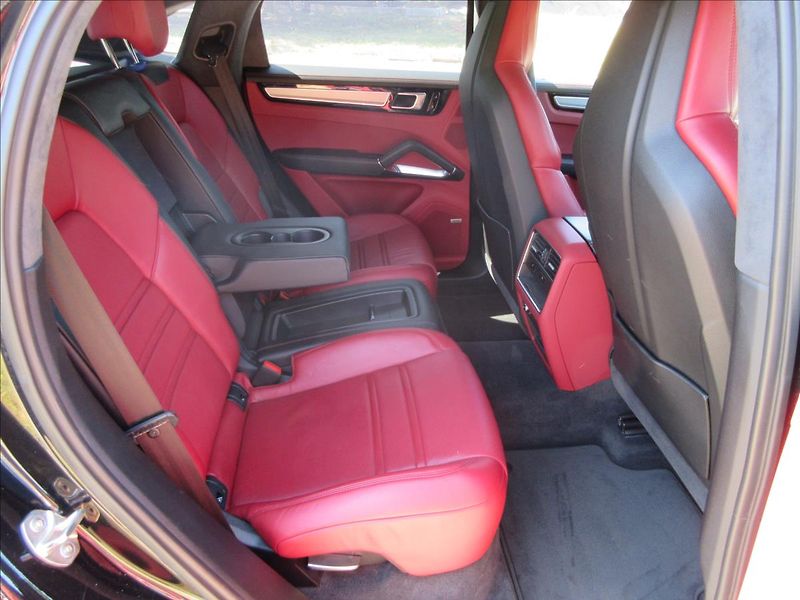 Porsche Cayenne 4,0 Turbo, Coupe, Chrono Matri - fotka 17 z 46