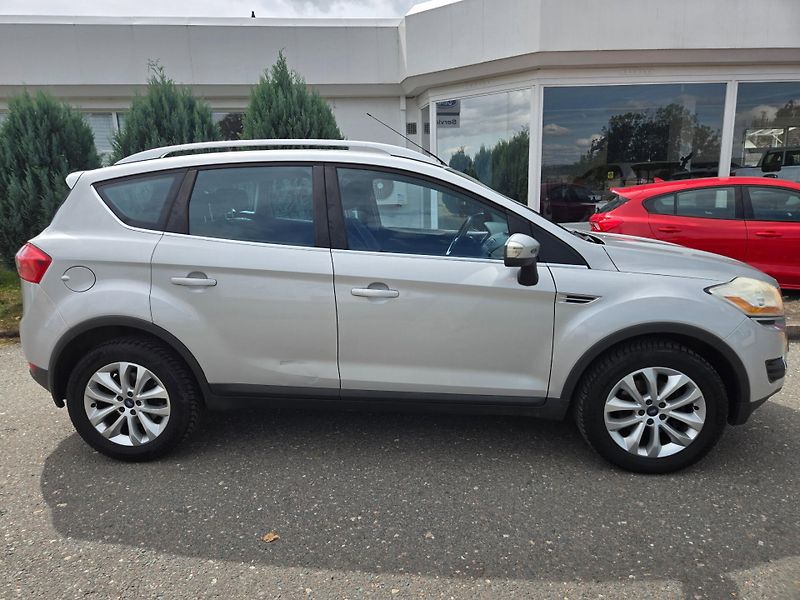 Ford Kuga (2009) Titanium 2,0 TDCi 100kw - 6st. - fotka 19 z 21