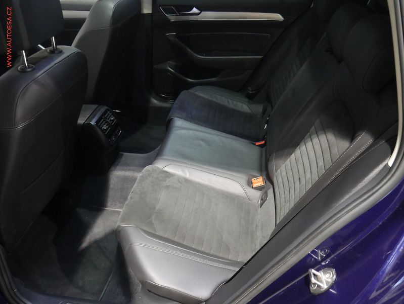 Volkswagen Passat (2019) 2.0 TDi, DSG, navi, LED - fotka 10 z 21