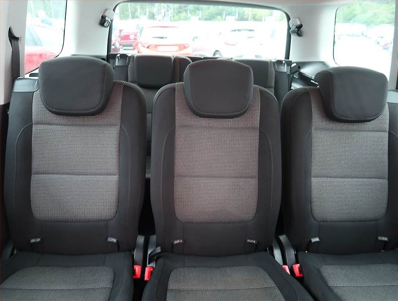 Volkswagen Sharan (2015) 2.0 TDI, 7 míst, Navi - fotka 10 z 28