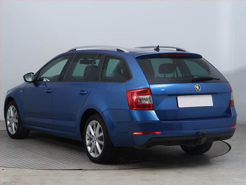 Škoda Octavia (2016) Style Plus 2.0 TDI, Xenony - fotka 4 z 14